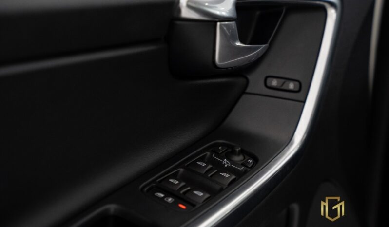 Volvo XC 60 T6 R-Design 3.0 AWD completo