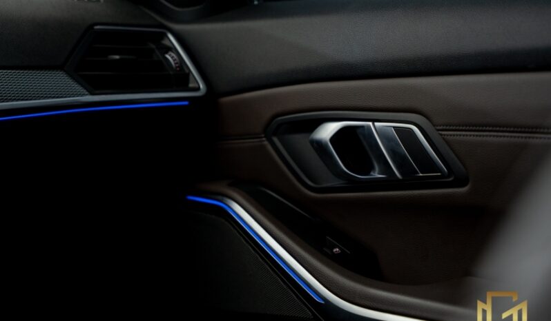 BMW 320i 2.0 Turbo M Sport completo