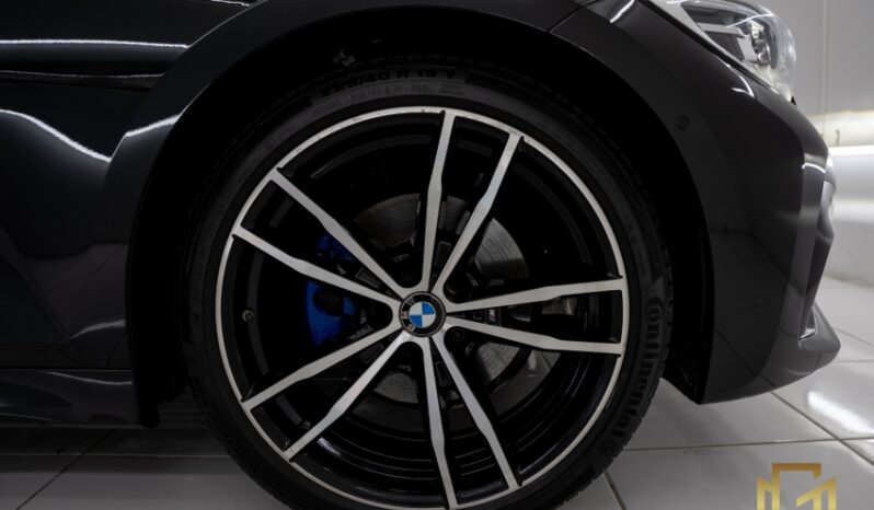 BMW 320i 2.0 Turbo M Sport completo