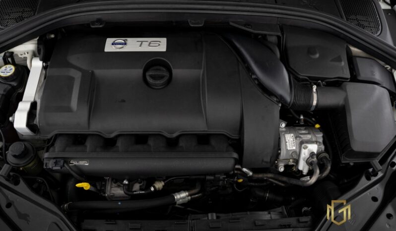Volvo XC 60 T6 R-Design 3.0 AWD completo