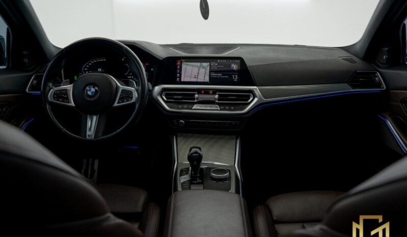 BMW 320i 2.0 Turbo M Sport completo