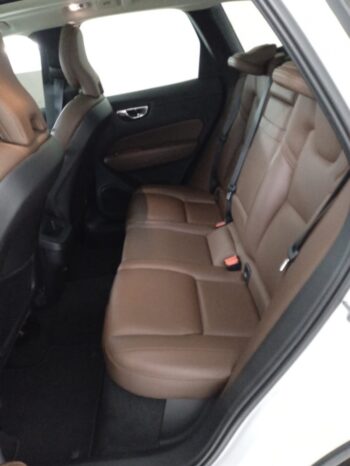 Volvo XC 60 T5 Momentum 2.0 AWD completo