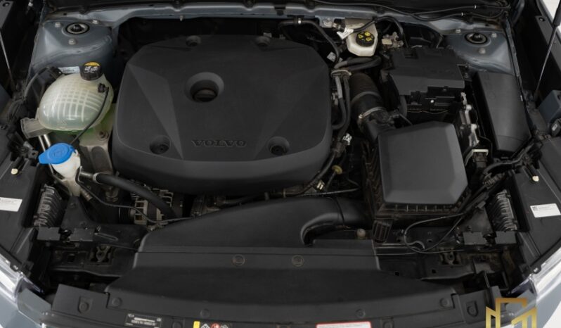 Volvo XC 40 T4 Inscription 2.0 FWD completo