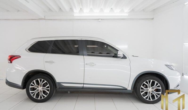 Mitsubishi Outlander 2.2 HPE-S 4×4 completo