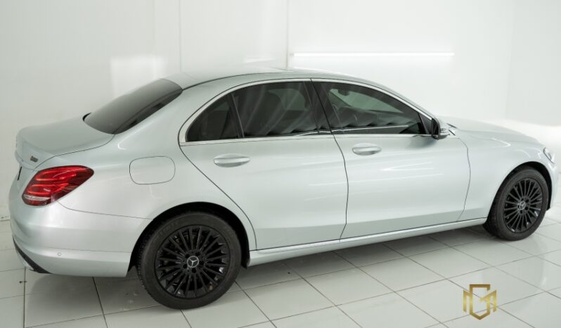 Mercedes-Benz C 200 Avantgarde 2.0 completo